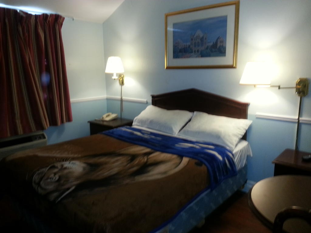 Queensway Motel トロント 部屋 写真