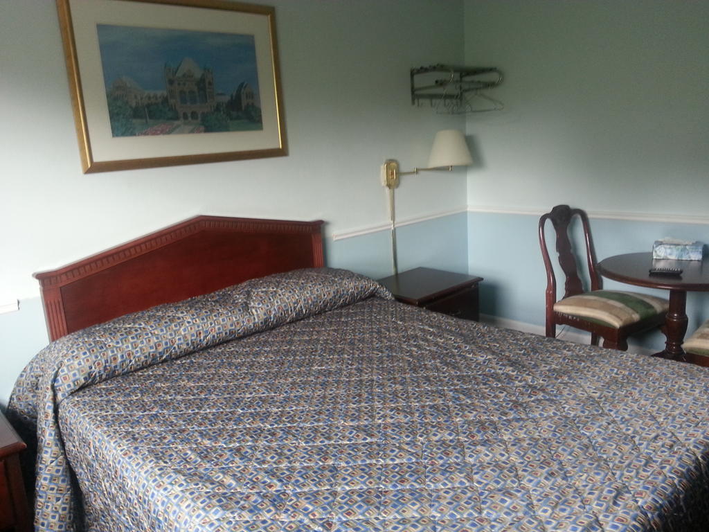 Queensway Motel トロント 部屋 写真